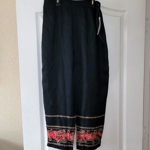 Notations Silk Black women pants Red, tan designs border